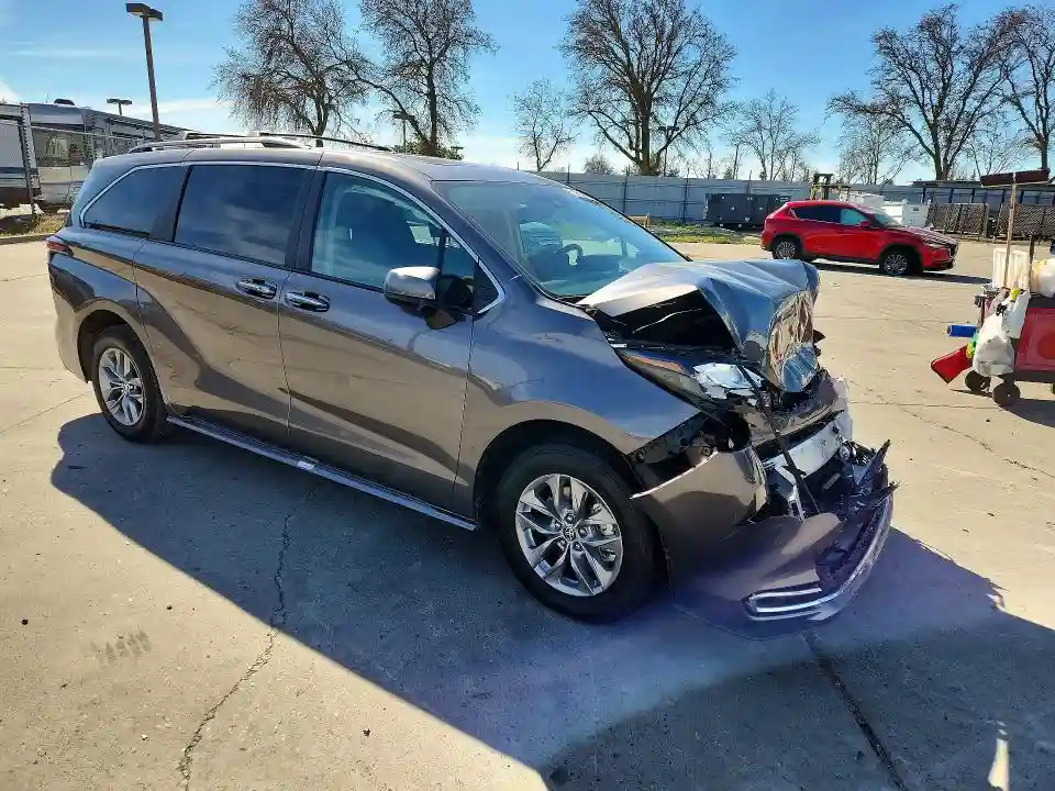5TDYSKFC8RS124909 2024 TOYOTA SIENNA-3