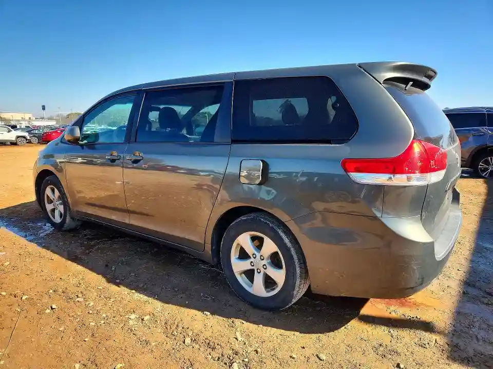 5TDKA3DC2CS015032 2012 TOYOTA SIENNA-1