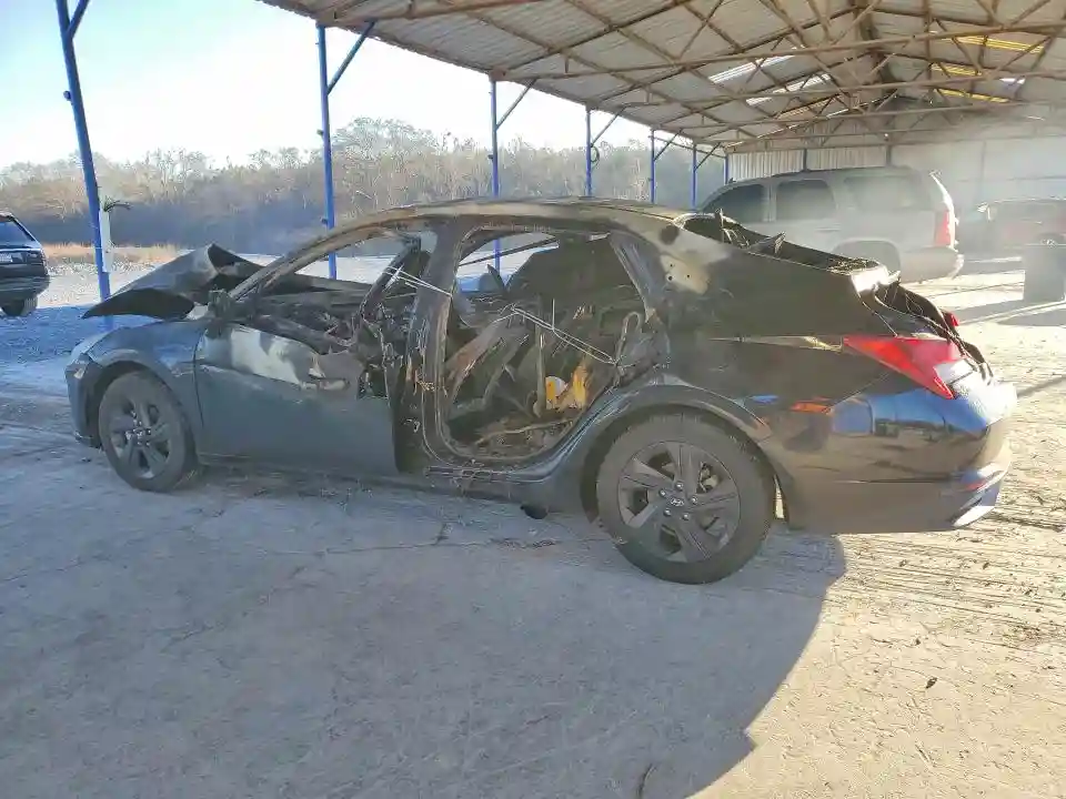 KMHLM4AG1NU331752 2022 HYUNDAI ELANTRA-1