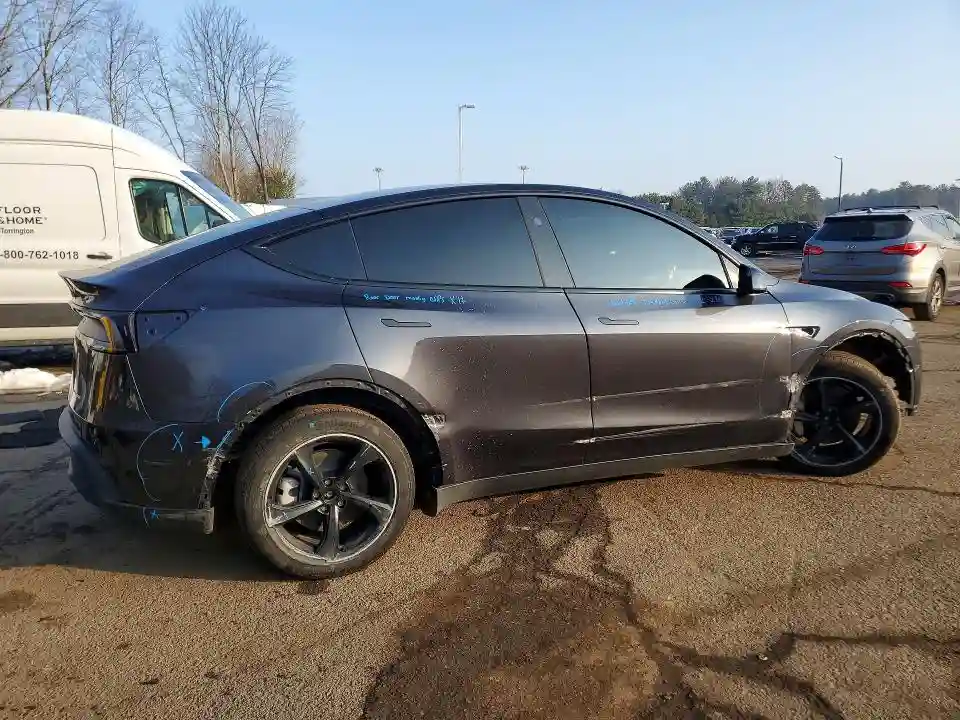 7SAYGDEE9TF526257 2026 TESLA MODEL Y-2