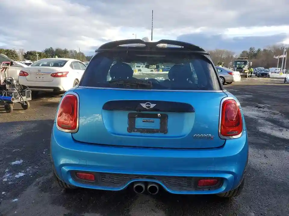 WMWXP7C58J2A47017 2018 MINI COOPER-5