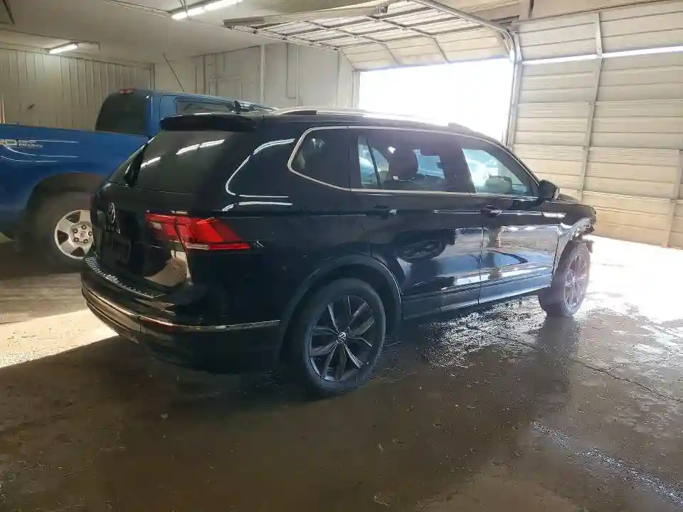 3VV3B7AX0PM067069 2023 VOLKSWAGEN TIGUAN-2