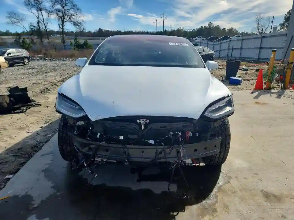 5YJXCAE28LF237752 2020 TESLA MODEL X-4