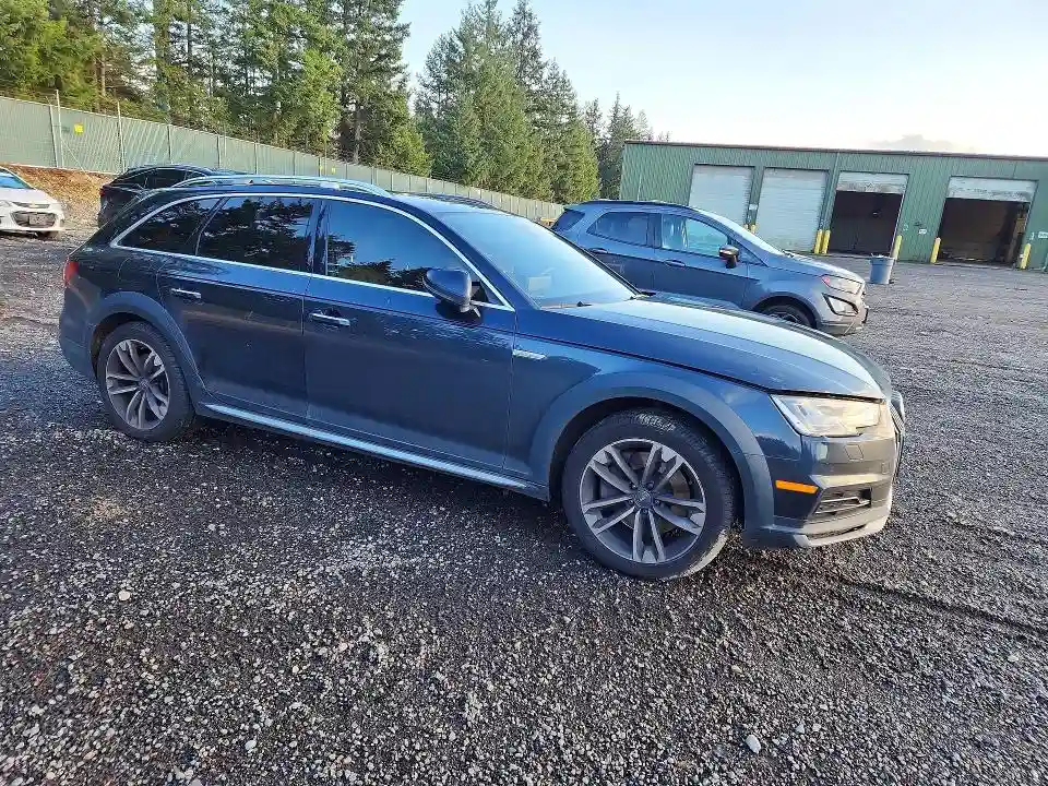WA18NAF43HA038262 2017 AUDI A4-3