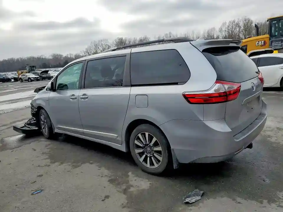 5TDDZ3DC3JS202925 2018 TOYOTA SIENNA-2