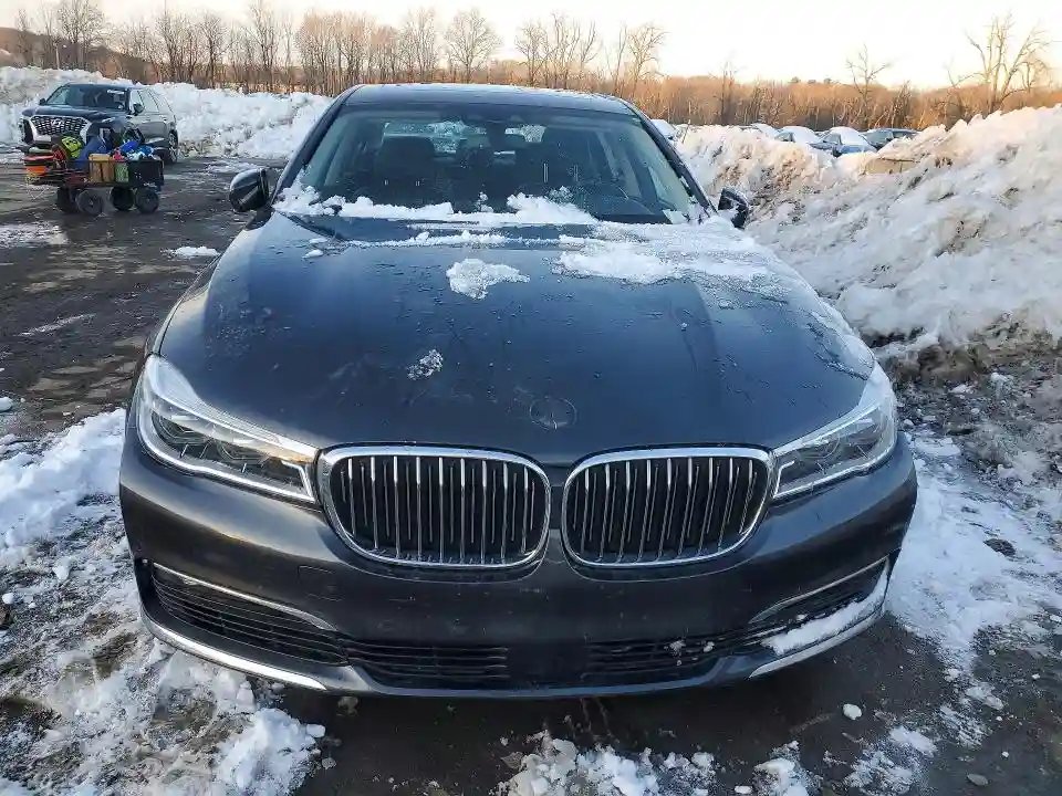 WBA7F2C56JG424465 2018 BMW 7 SERIES-4