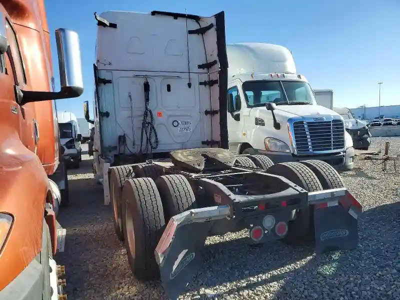 1FUJHHDR8NLMY3109 2022 FREIGHTLINER ALL OTHER-2