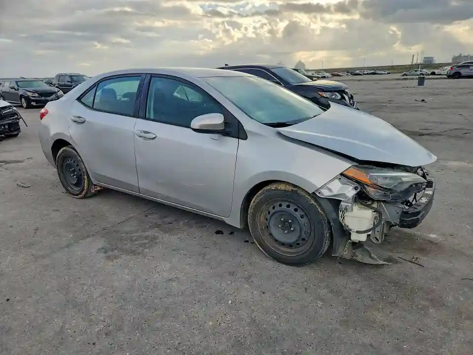 2T1BURHE4JC029042 2018 TOYOTA COROLLA-3