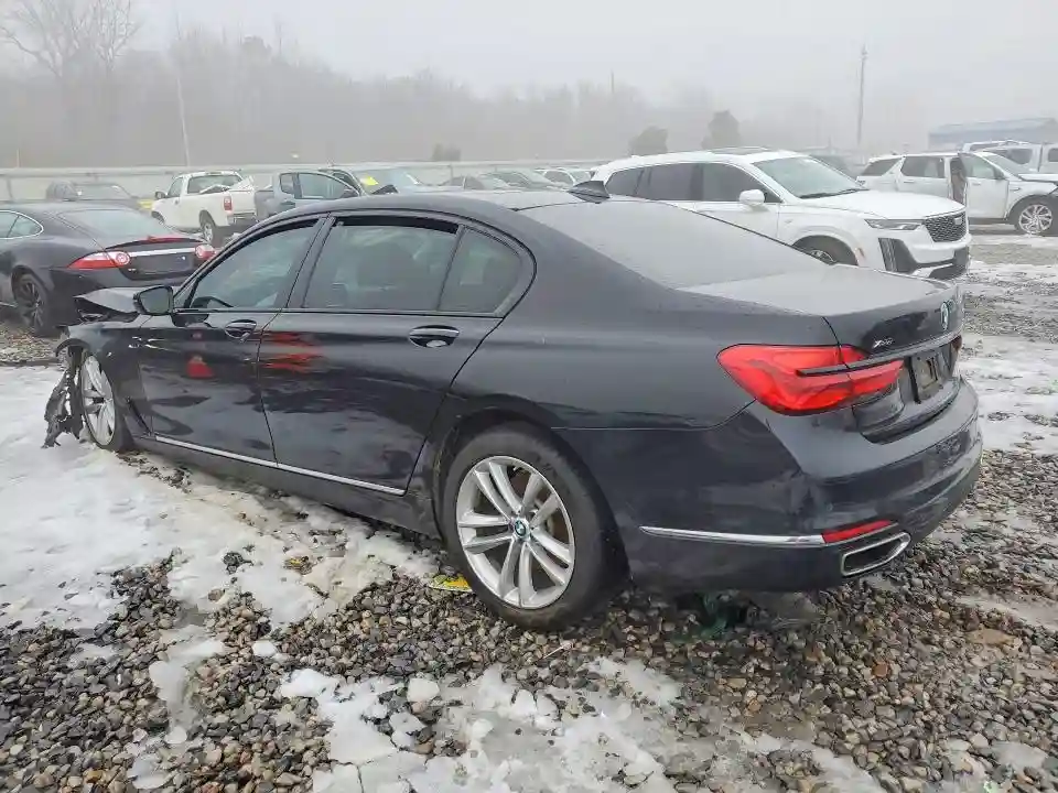 WBA7F2C54JG424075 2018 BMW 7 SERIES-1