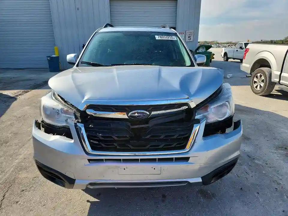 JF2SJAEC8JH452510 2018 SUBARU FORESTER-4