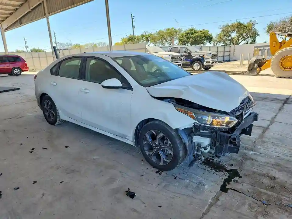 3KPF24AD3LE143226 2020 KIA FORTE-3