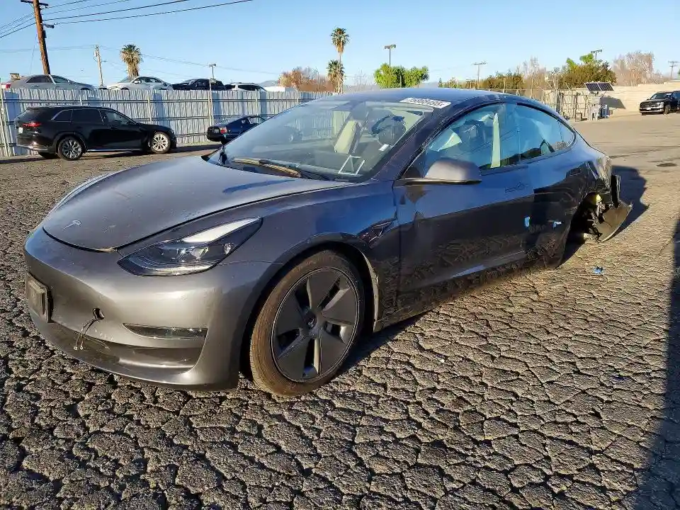 5YJ3E1EAXPF687277 2023 TESLA MODEL 3-0