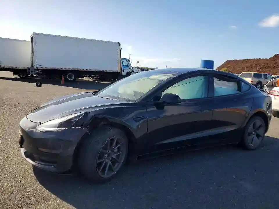 5YJ3E1EA3PF431692 2023 TESLA MODEL 3-0