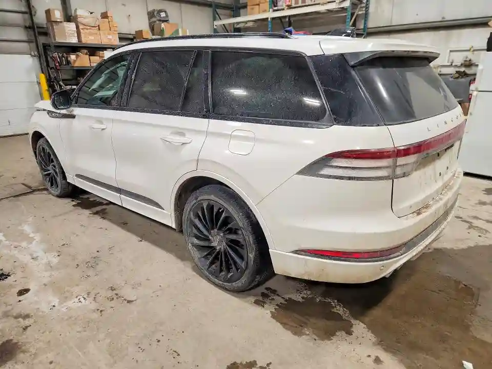 5LM5J7XC8SGL16079 2025 LINCOLN AVIATOR-1