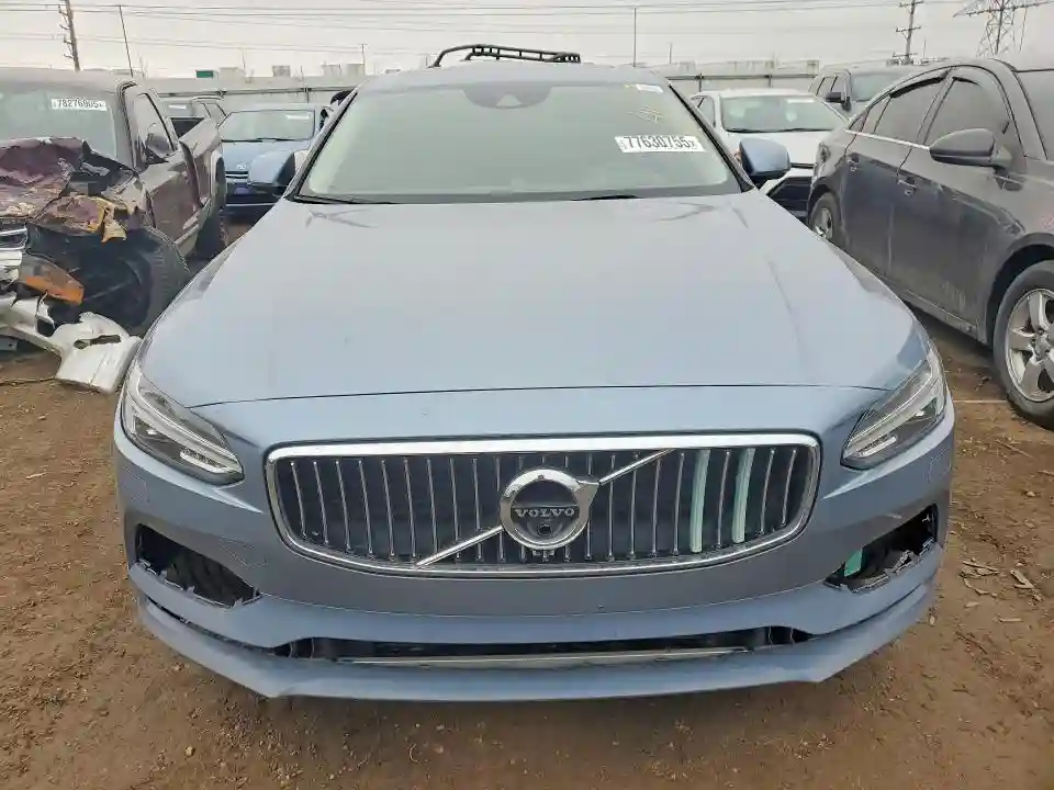 YV1A22ML7H1000995 2017 VOLVO S90-4