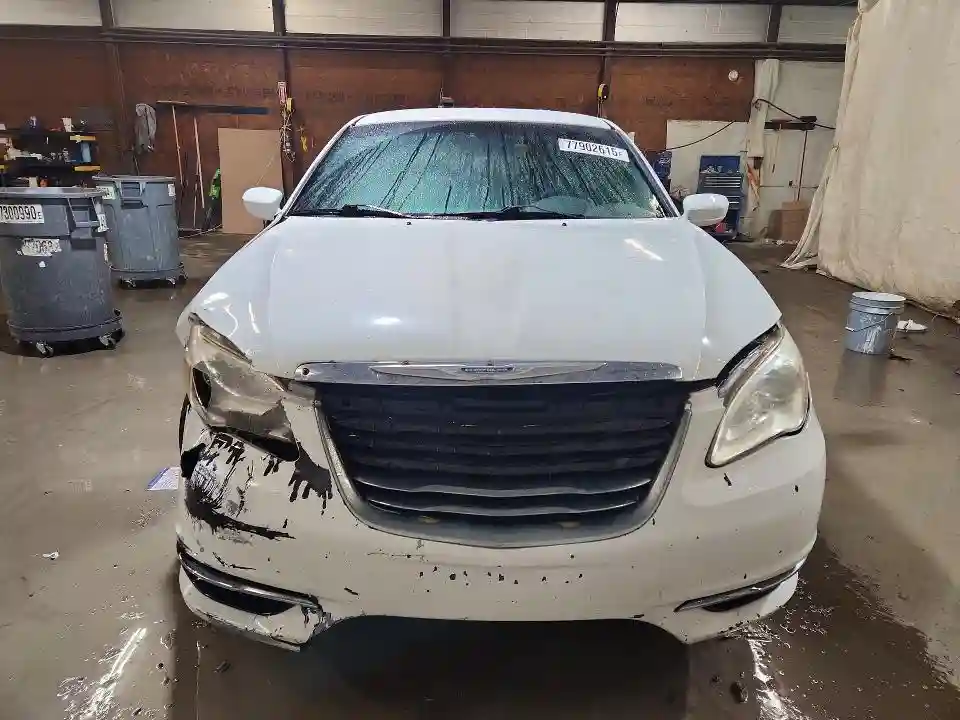 1C3CCBAB2DN762193 2013 CHRYSLER 200-4