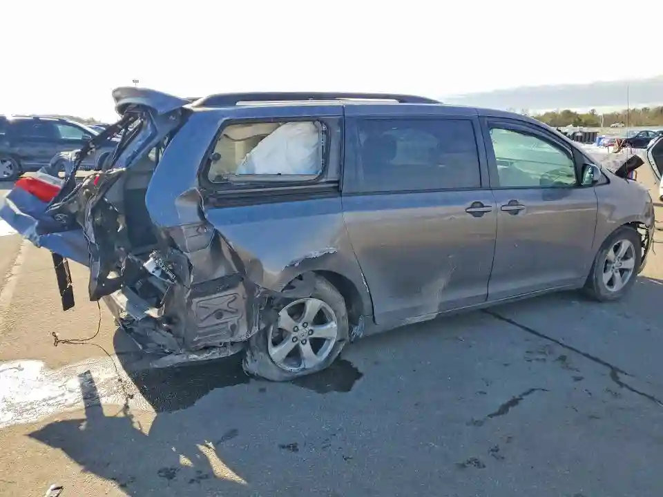 5TDKK3DC4BS037836 2011 TOYOTA ALL MODELS-2