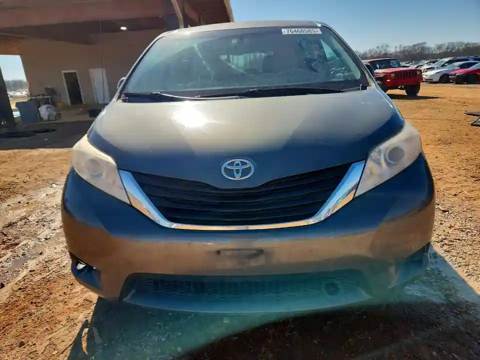 5TDKA3DC2CS015032 2012 TOYOTA SIENNA-4