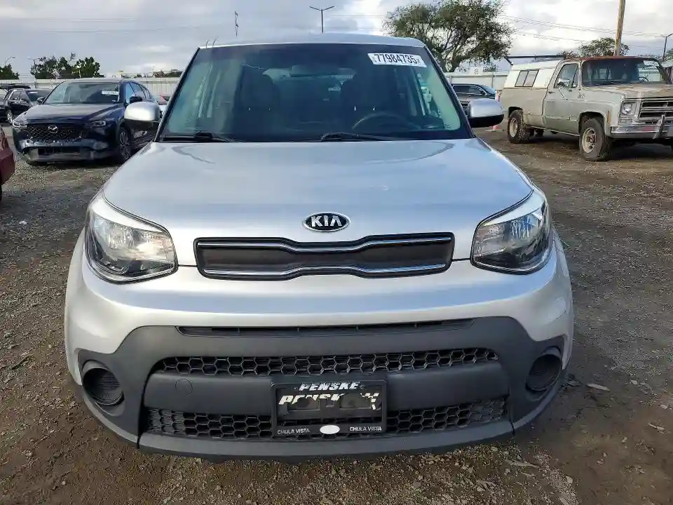 KNDJN2A28J7596016 2018 KIA SOUL-4