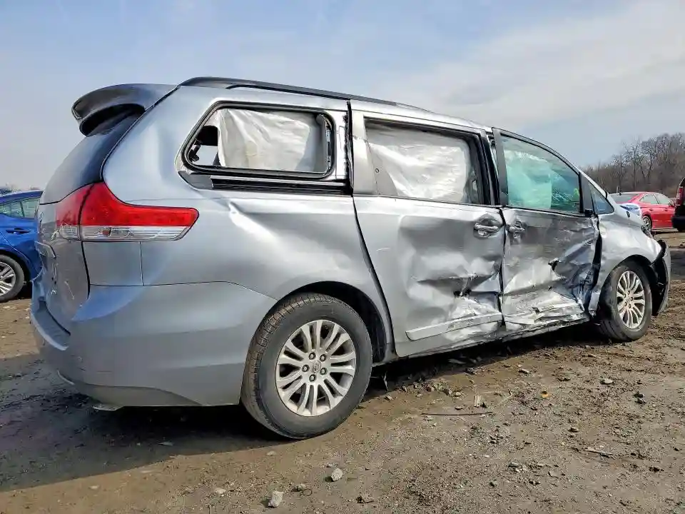 5TDYK3DC1ES407512 2014 TOYOTA SIENNA-2
