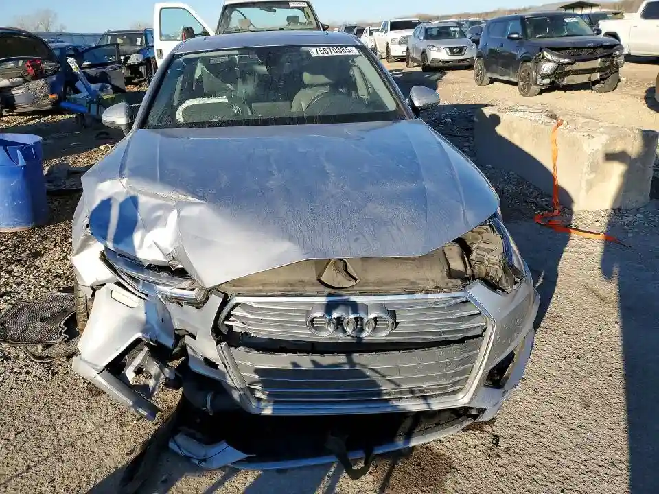 WAUHMAF4XKA043164 2019 AUDI A4-4