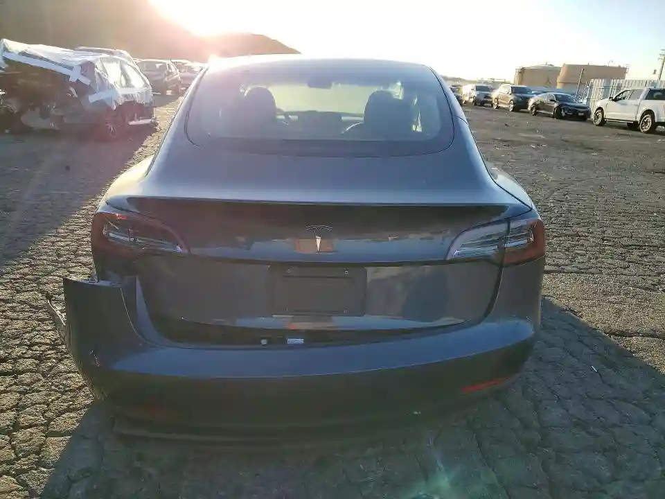 5YJ3E1EAXPF687277 2023 TESLA MODEL 3-5