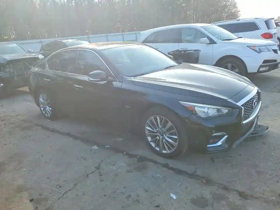 JN1EV7AP2JM358371 2018 INFINITI Q50-3
