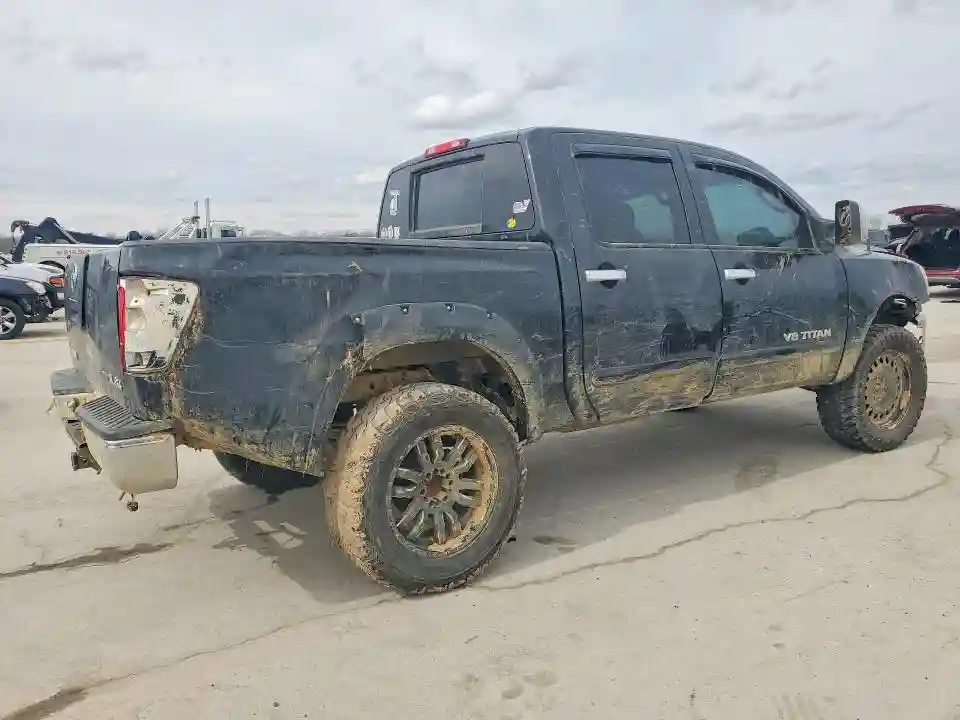 1N6BA0EC7BN301568 2011 NISSAN TITAN-2