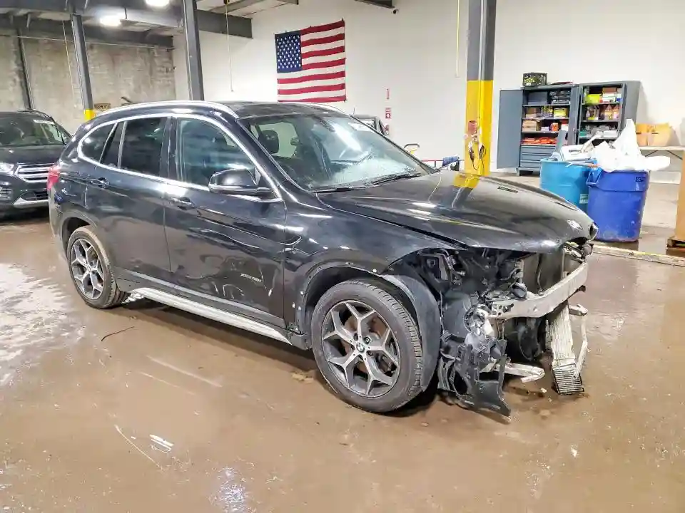 WBXHT3C33J5F89783 2018 BMW X1-3