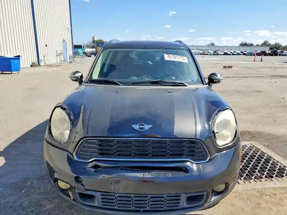WMWZC3C59BWL78385 2011 MINI COOPER-4