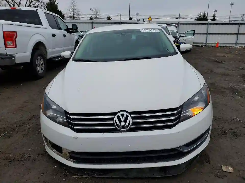 1VWBH7A33DC135204 2013 VOLKSWAGEN PASSAT-4