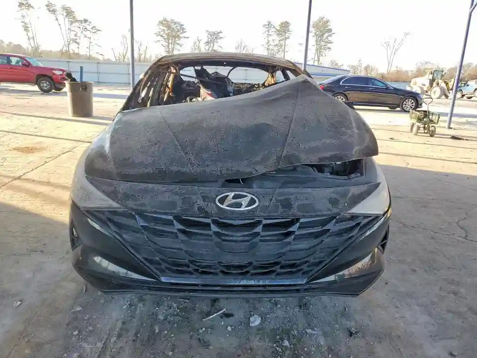 KMHLM4AG1NU331752 2022 HYUNDAI ELANTRA-4
