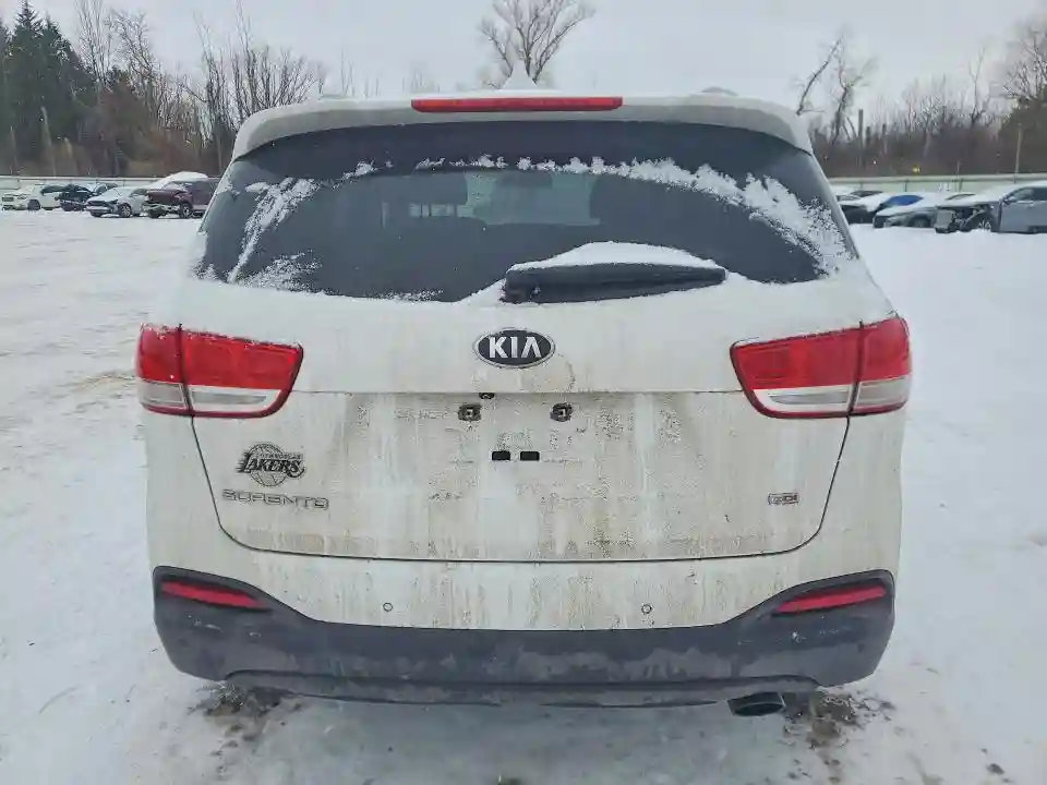 5XYPGDA36JG393945 2018 KIA SORENTO-5