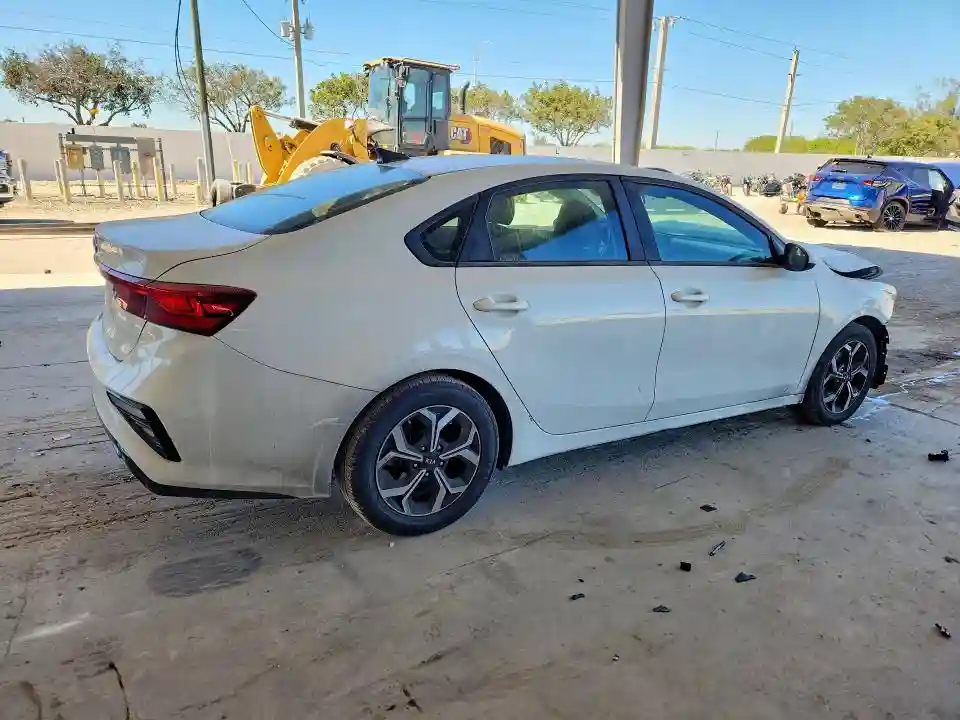 3KPF24AD3LE143226 2020 KIA FORTE-2
