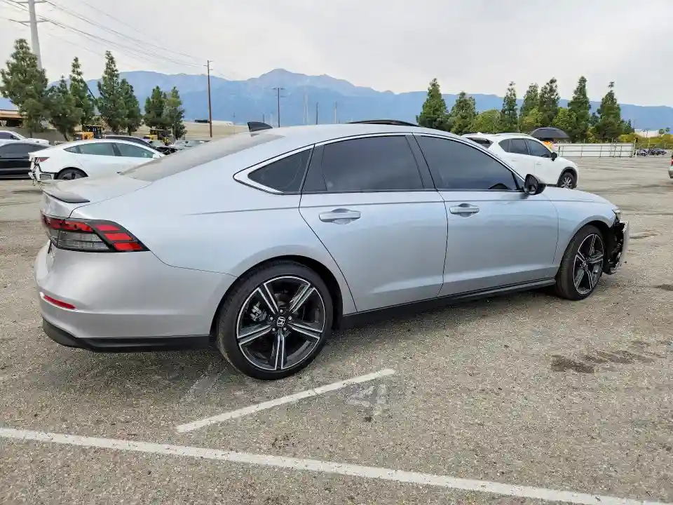 1HGCY2F50SA075073 2025 HONDA ACCORD-2