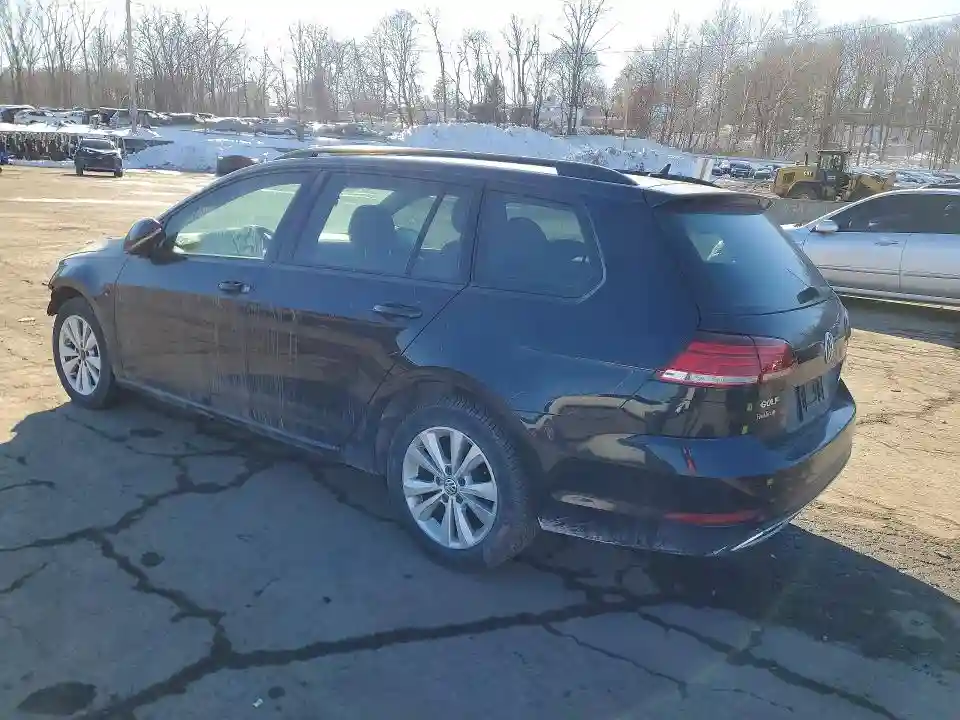 3VW217AU3KM513207 2019 VOLKSWAGEN GOLF-1