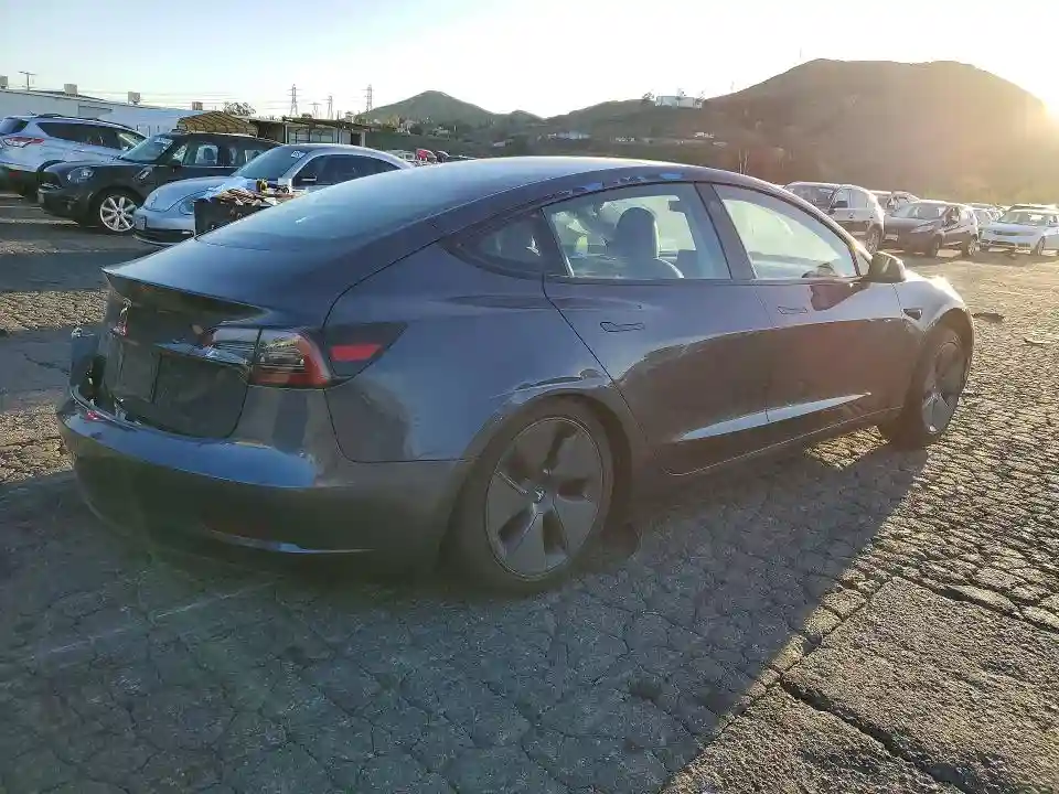 5YJ3E1EAXPF687277 2023 TESLA MODEL 3-2