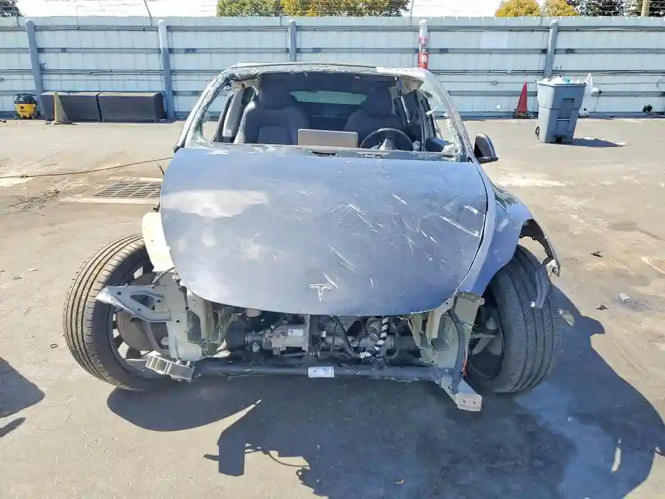 7SAYGDEF7NF309916 2022 TESLA MODEL Y-4