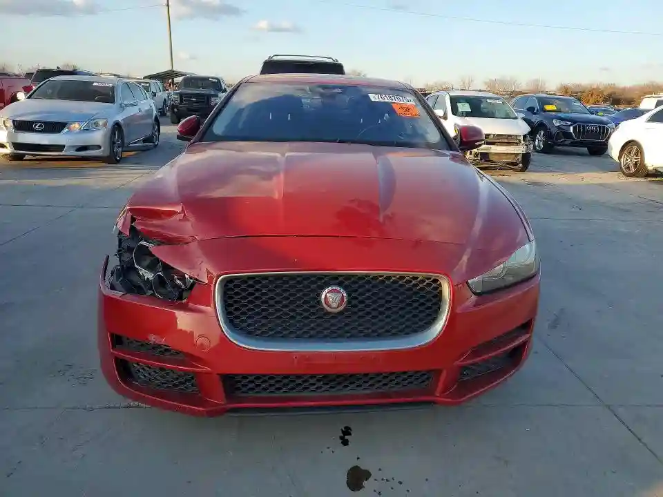 SAJAJ4FX2JCP37814 2018 JAGUAR XE-4
