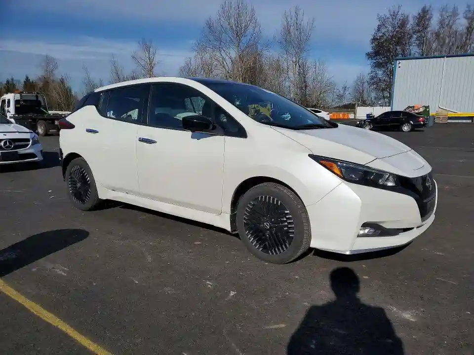 1N4CZ1CV6RC556749 2024 NISSAN LEAF-3