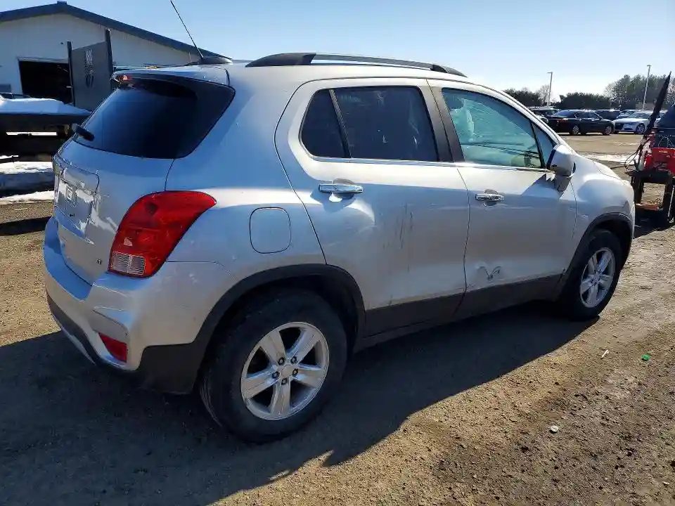 3GNCJPSB0JL227640 2018 CHEVROLET TRAX-2