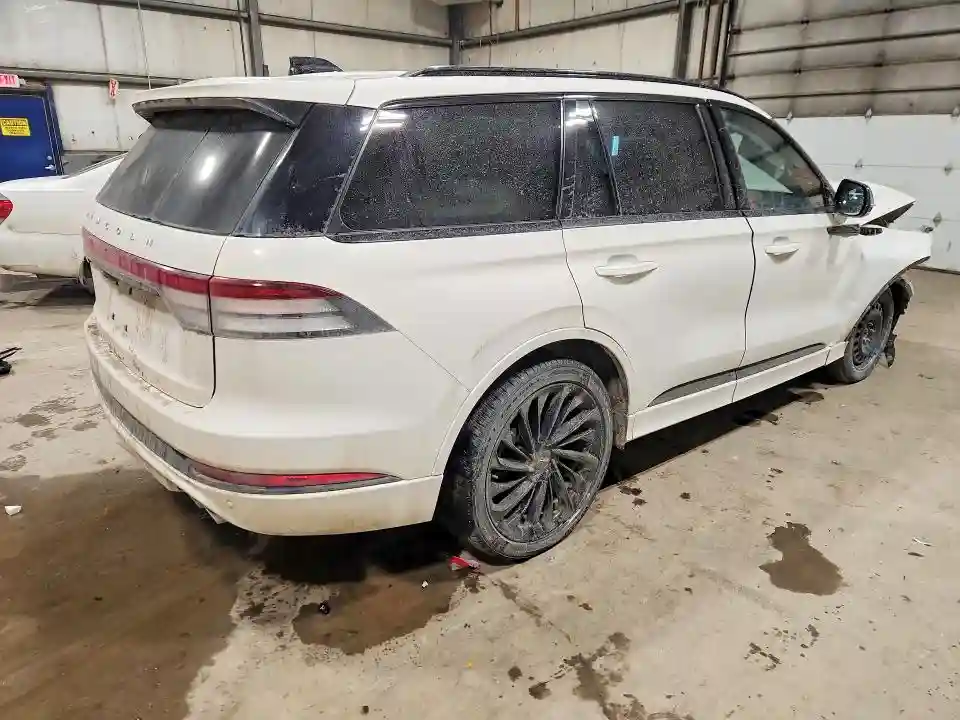 5LM5J7XC8SGL16079 2025 LINCOLN AVIATOR-2