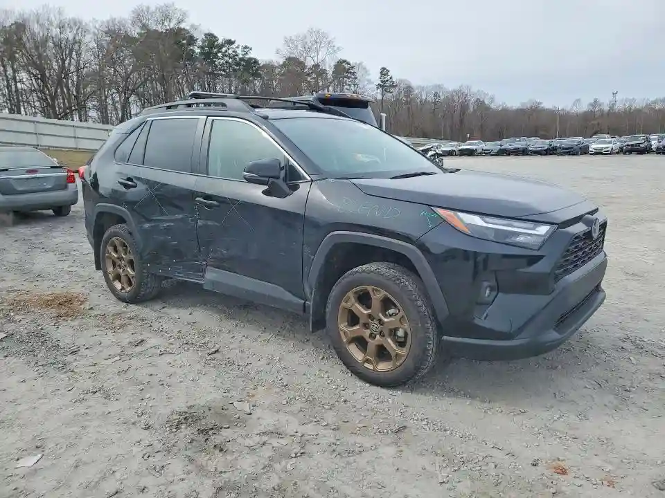 2T3UWRFVXRW239233 2024 TOYOTA RAV4 WOODL-3