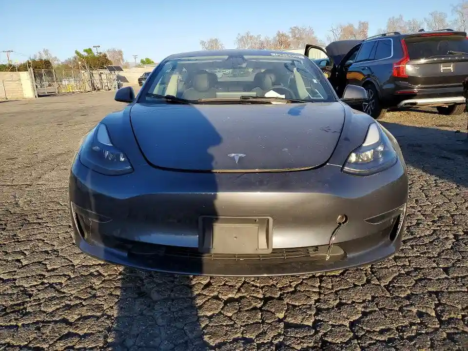 5YJ3E1EAXPF687277 2023 TESLA MODEL 3-4