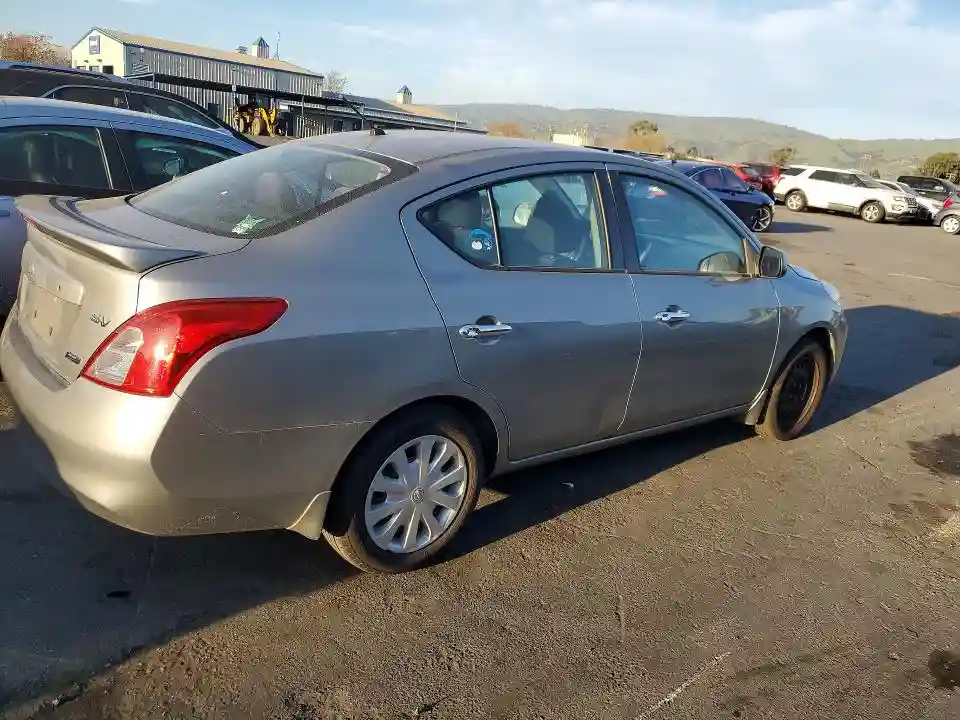3N1CN7AP1EL863101 2014 NISSAN VERSA-2