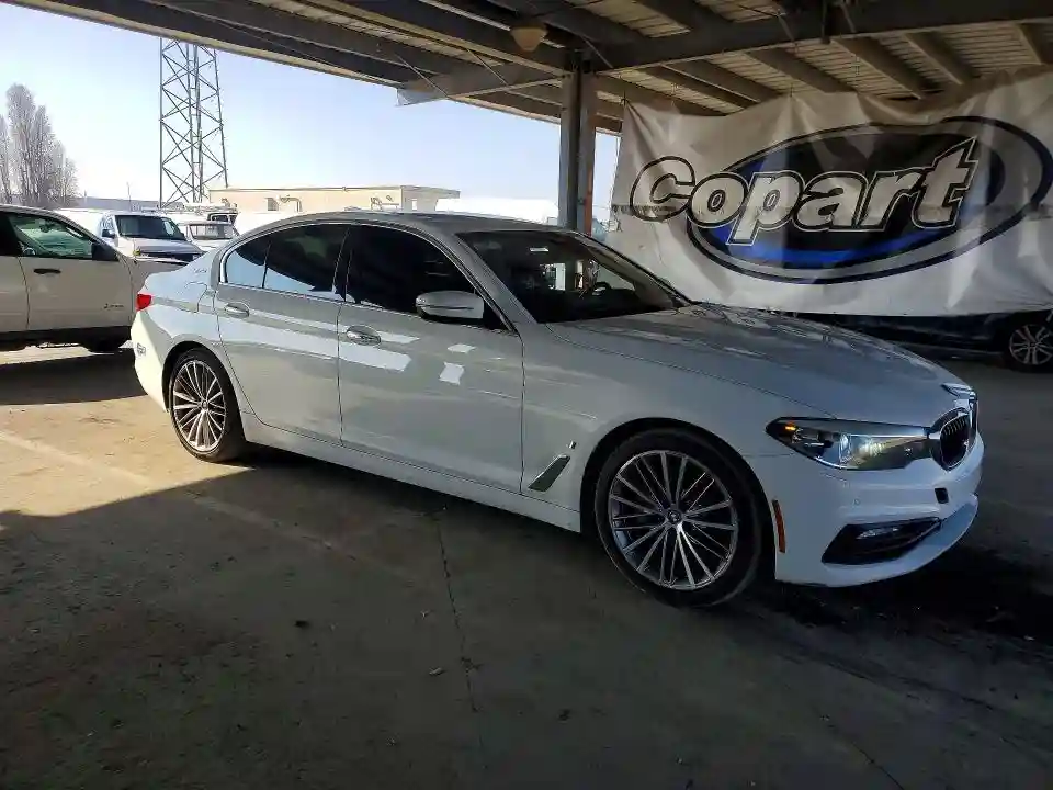 WBAJB1C57JB374801 2018 BMW 5 SERIES-3