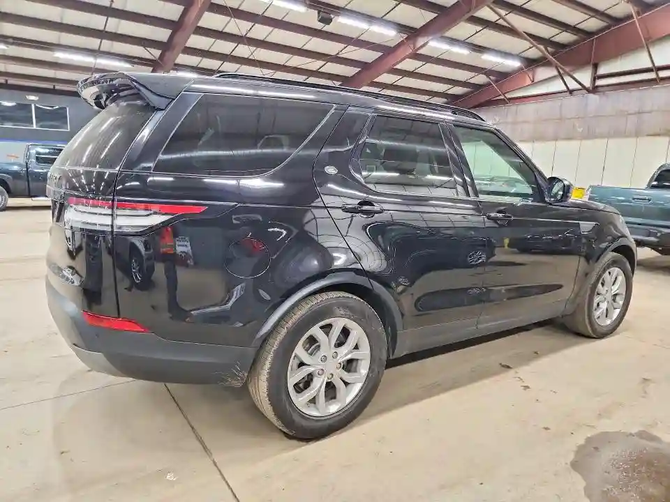 SALRG2RV9JA057928 2018 LAND ROVER DISCOVERY-2