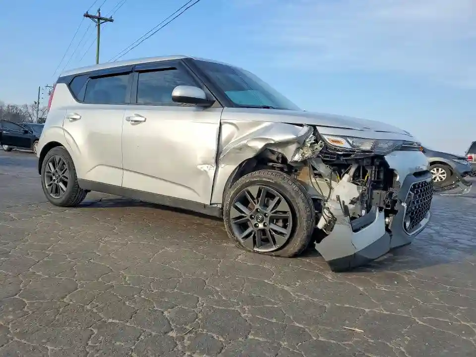 KNDJ33AU3M7737141 2021 KIA SOUL-3