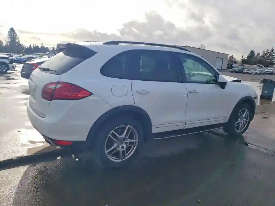 WP1AA2A27CLA10930 2012 PORSCHE CAYENNE-2