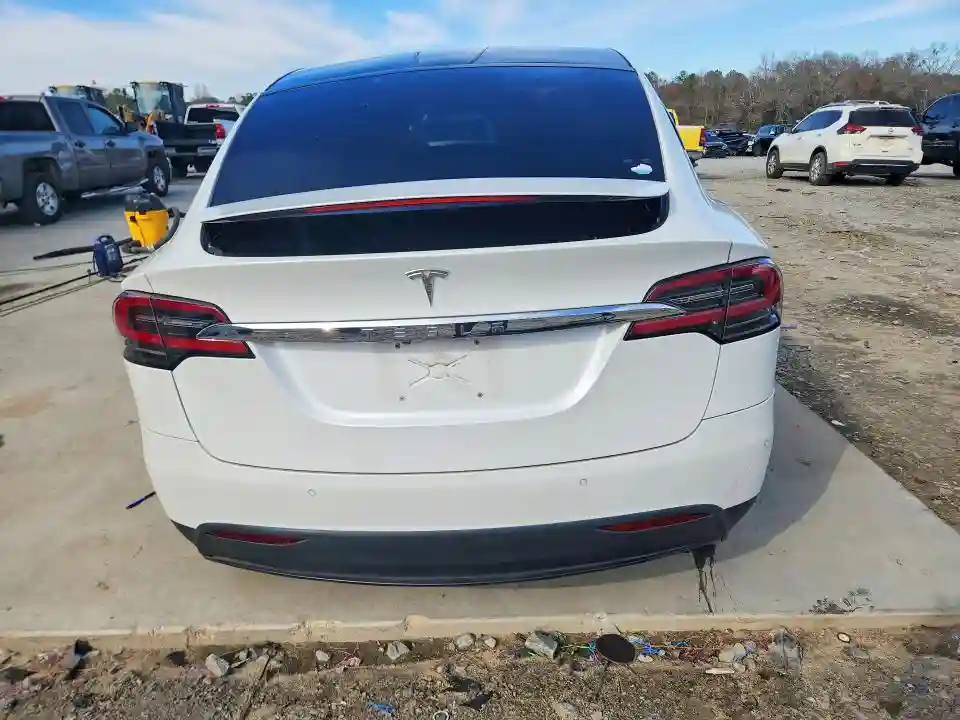 5YJXCAE28LF237752 2020 TESLA MODEL X-5